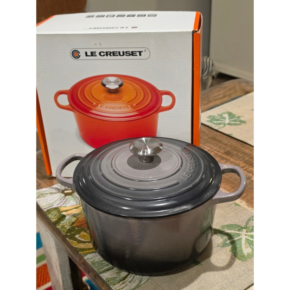 Le Creuset Enameled Cast Iron Round Dutch Oven 4.5 Qt Oyster Grey 24cm France